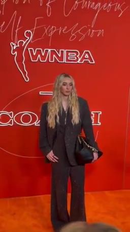 女狀元佩吉強(qiáng)勢登陸WNBA，實(shí)力超強(qiáng)，顏值也杠杠的