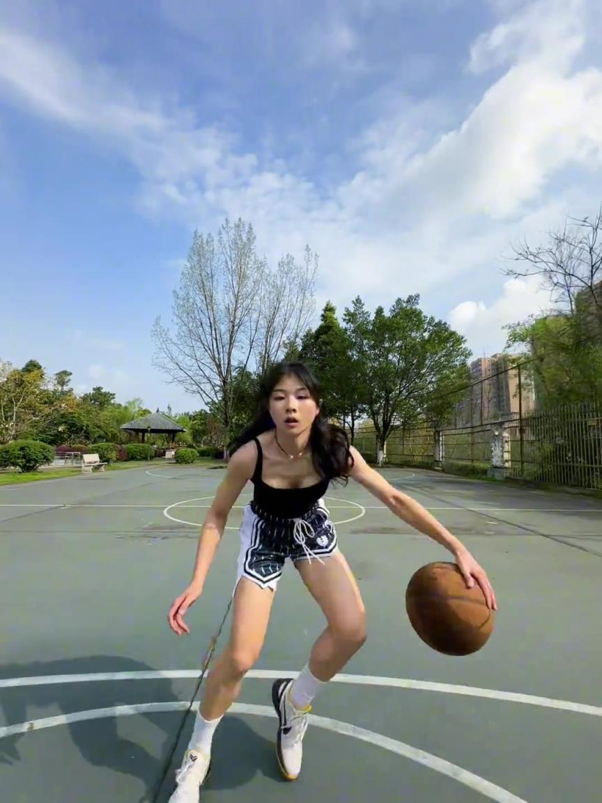 看著有點(diǎn)實(shí)力，敢背打我不？